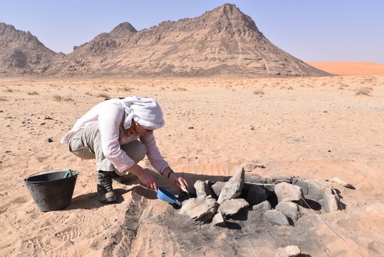 <p>Palaeodeserts scientists are excavating hearth sites located along ancient shore lines of a palaeolake.</p>
