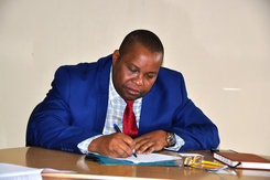 Dr. Mzalendo Kibunjia, Director General of the National Museums of Kenya