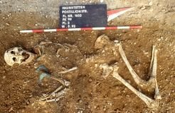 <p>The burials of the foreign women did not differ from that of the native population, indicating that they were integrated into the local community.</p>