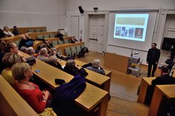 Corentin Bochaton presents at the award ceremony for the Roger Hiem Prize.