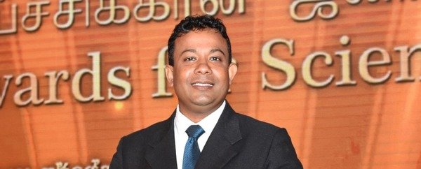 Oshan Wedage receives Sri Lankan President’s Award for Scientific Research