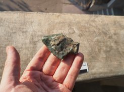 Tanged point from the 114,000-year-old Middle Palaeolithic site of Sandhav.